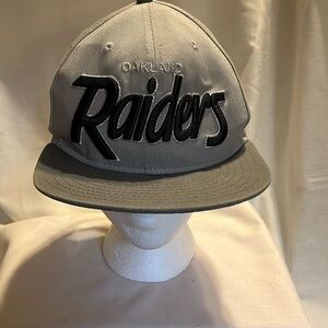 Oakland Raiders cap, grey and black